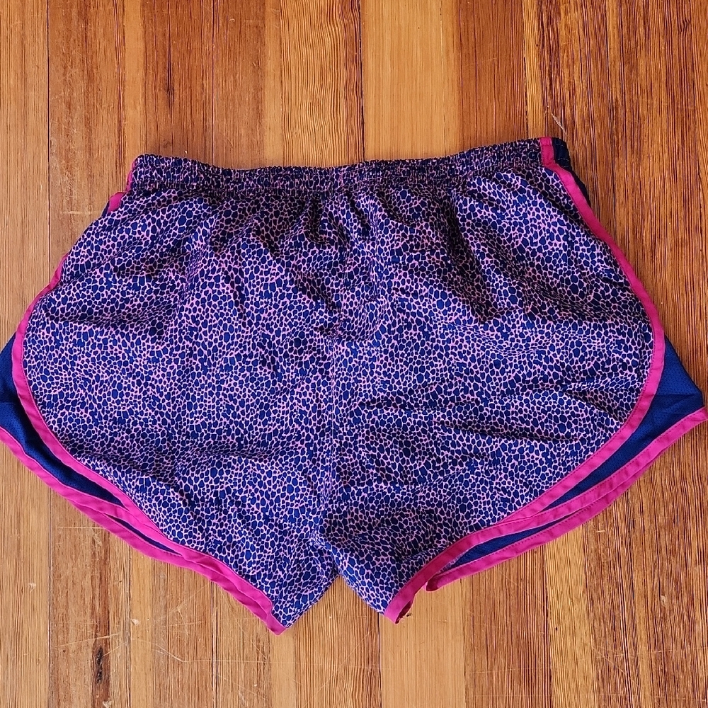 Nike Women's Dri Fit Shorts - Picture 3 of 4